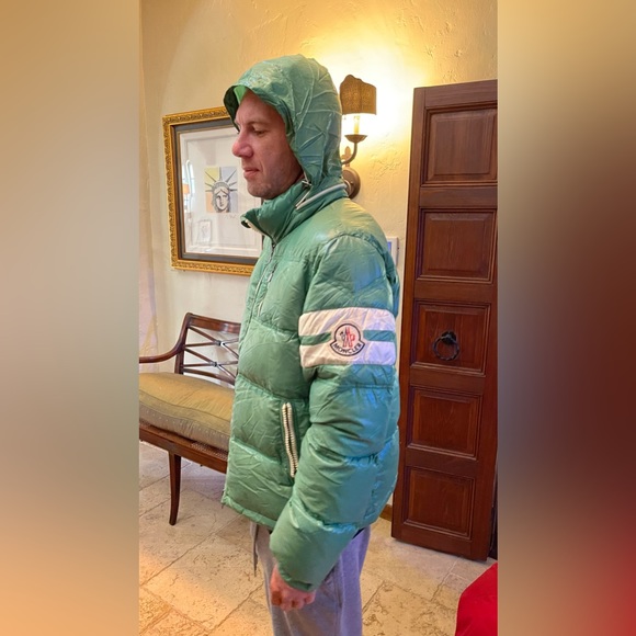 Super cool Moncler puffer coat - Picture 6 of 10